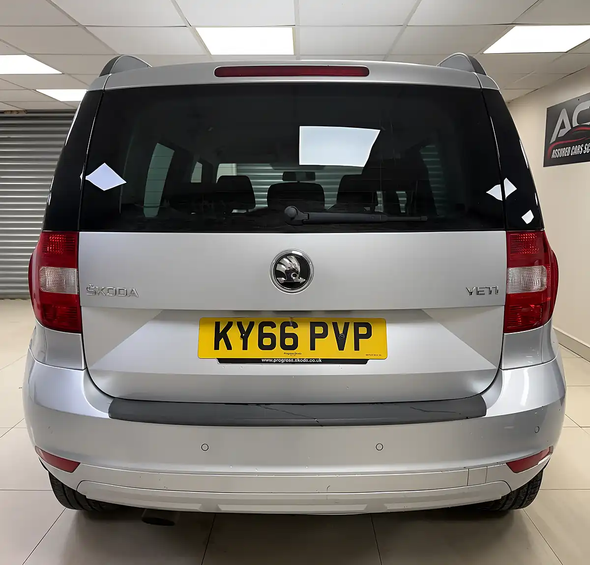 Used 2016 Skoda Yeti Se Silver - Interior and Exterior details 15