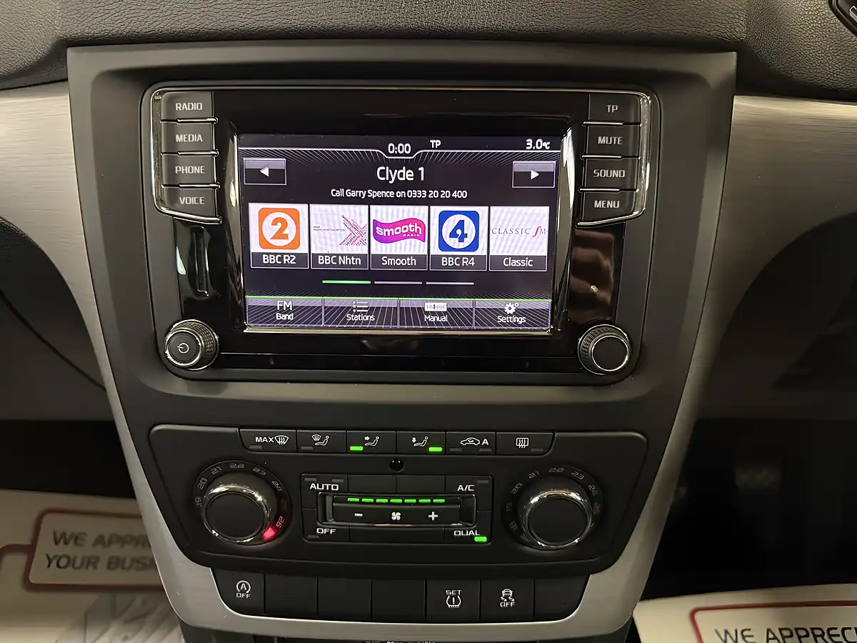 Used 2016 Skoda Yeti Se Silver - Interior and Exterior details 6