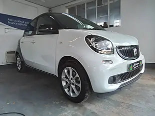 Used 2016 Smart Forfour Passion White - Interior and Exterior details 4
