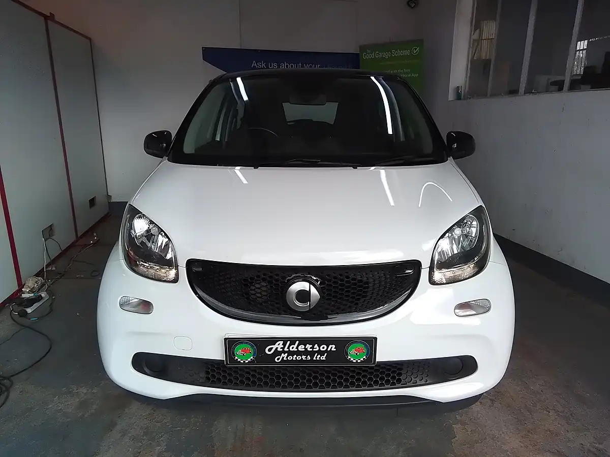 Used 2016 Smart Forfour Passion White - Interior and Exterior details 5