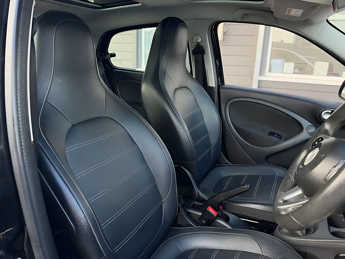 Used 2016 Smart Forfour Prime (premium Plus) Black - Interior and Exterior details 13