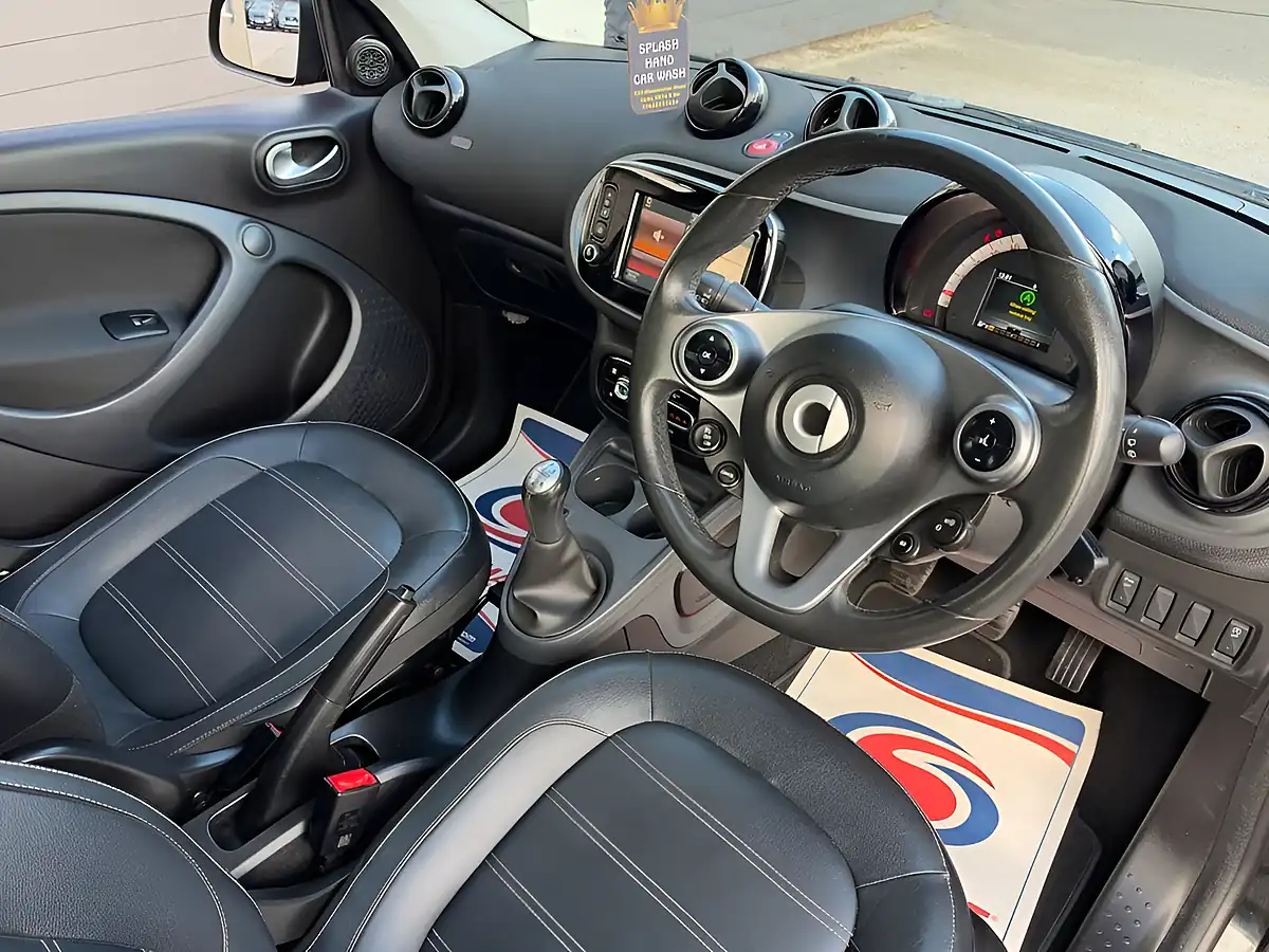 Used 2016 Smart Forfour Prime (premium Plus) Black - Interior and Exterior details 15