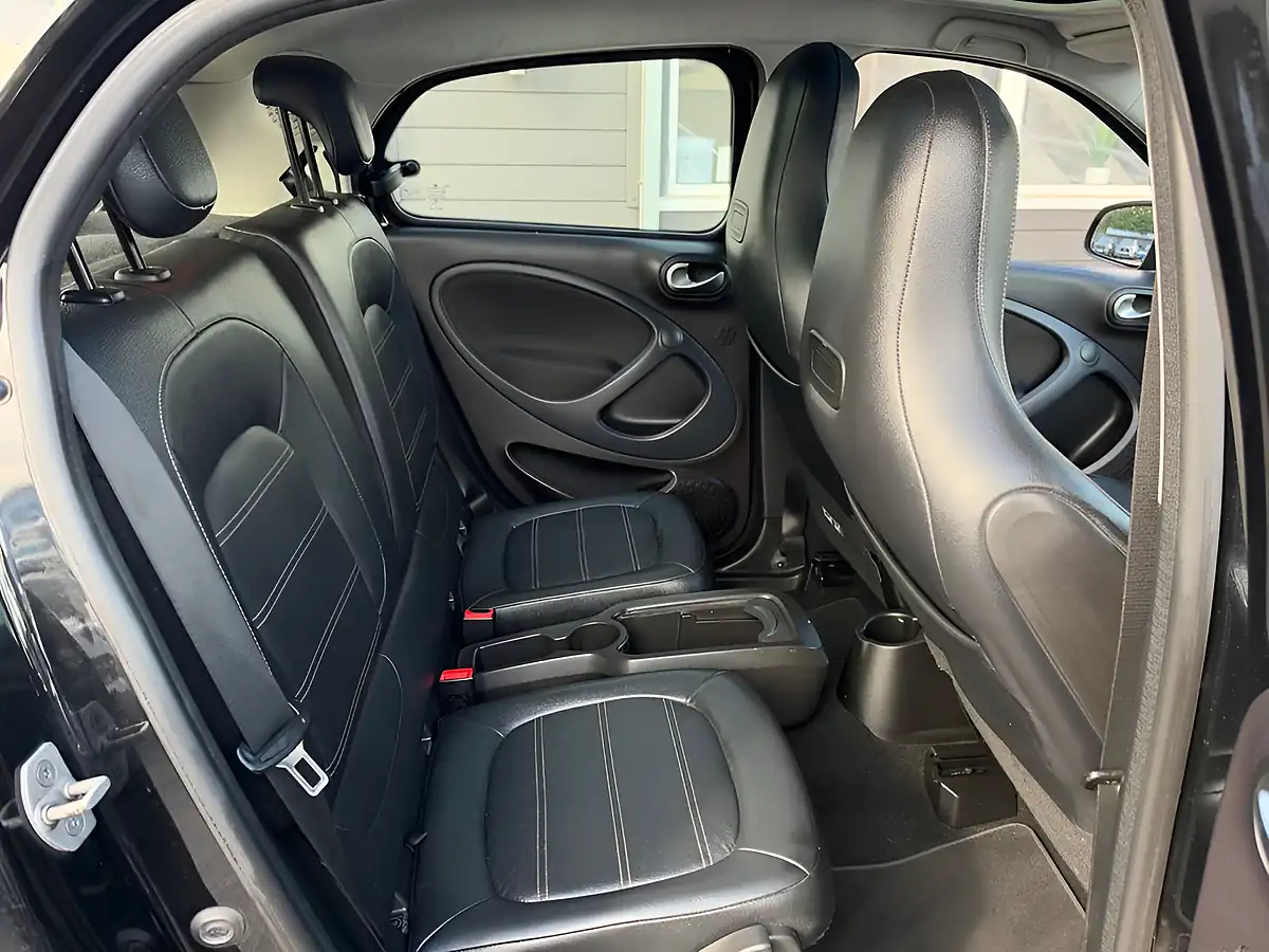 Used 2016 Smart Forfour Prime (premium Plus) Black - Interior and Exterior details 19