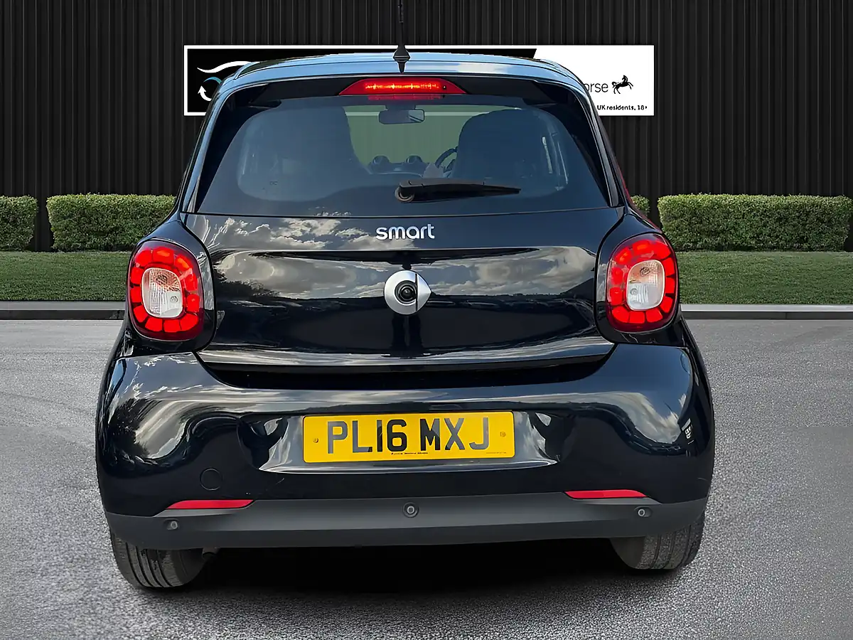 Used 2016 Smart Forfour Prime (premium Plus) Black - Interior and Exterior details 9