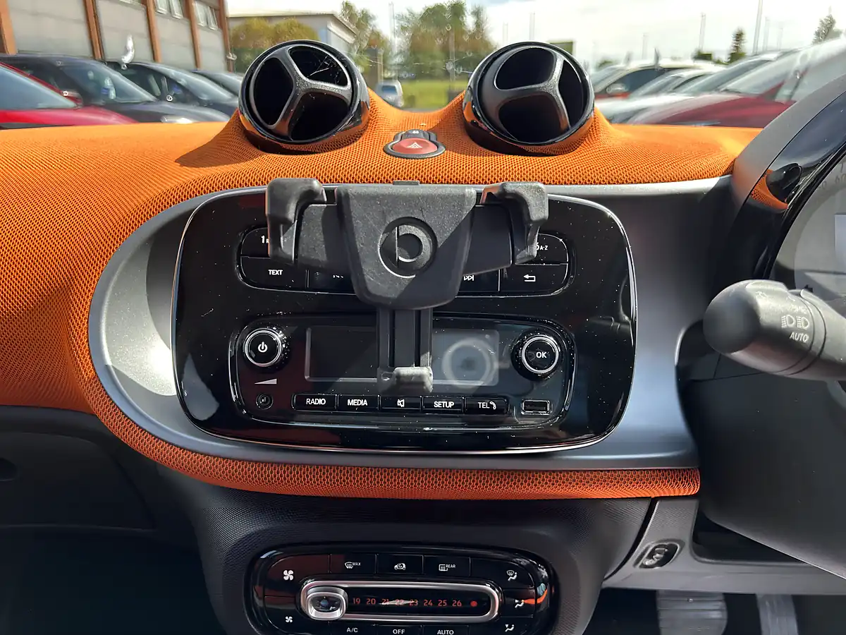 Used 2016 Smart Fortwo - Interior and Exterior details 12