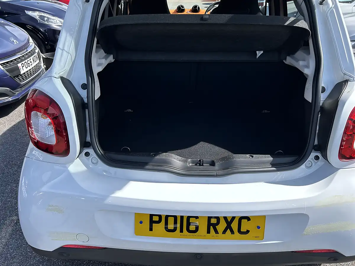 Used 2016 Smart Fortwo - Interior and Exterior details 20