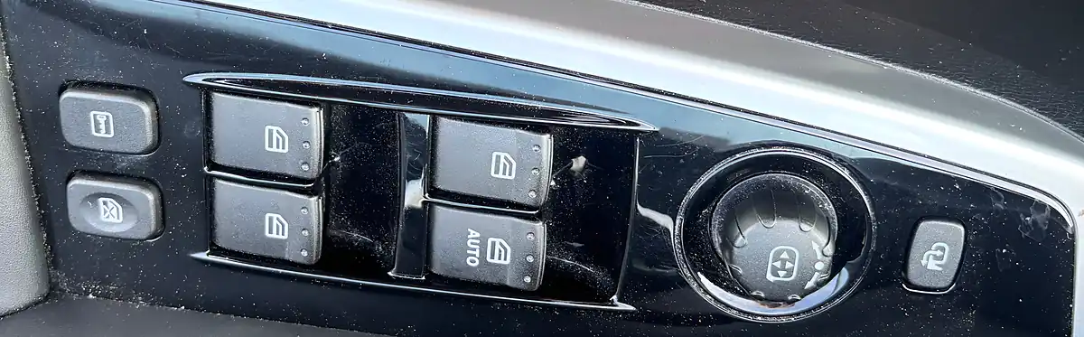 Used 2016 Ssangyong Korando Elx Red - Interior and Exterior details 16