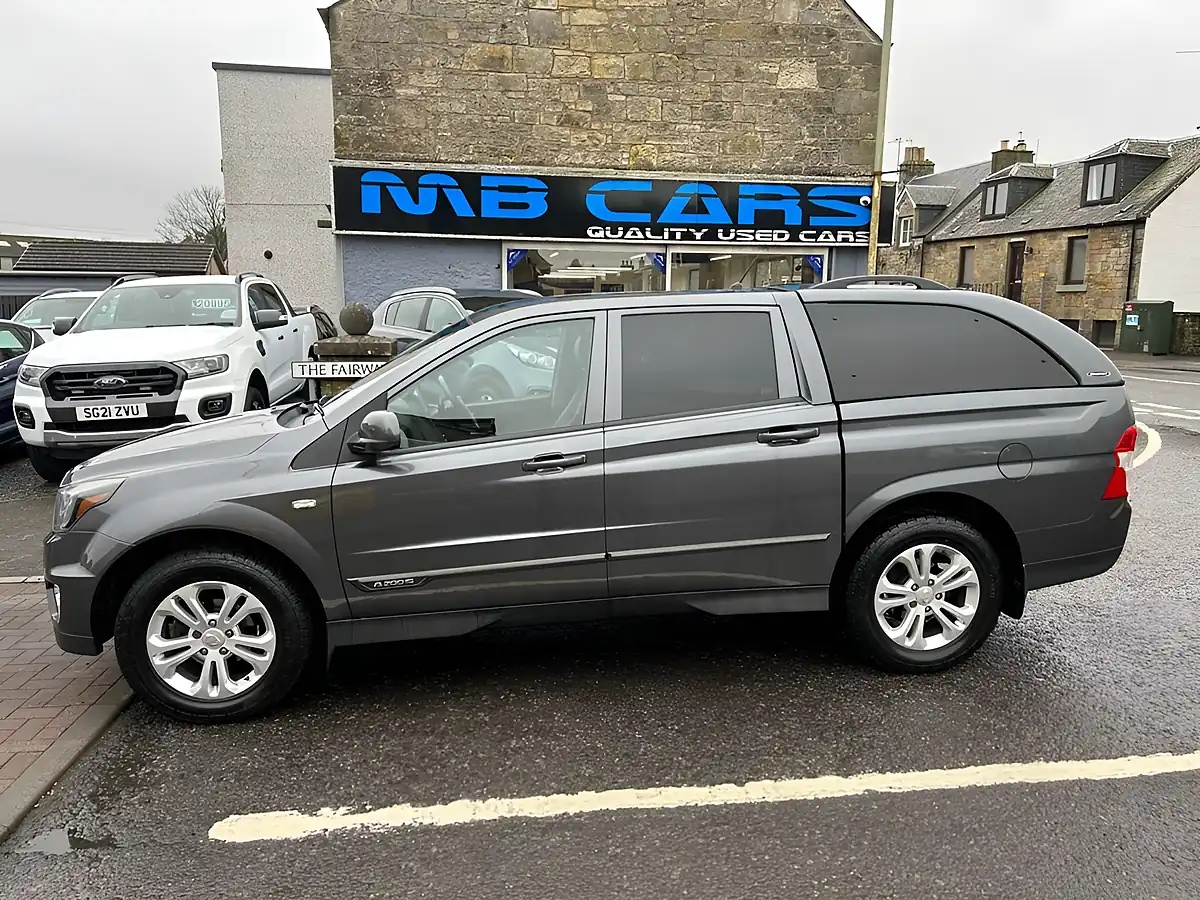 Used 2016 Ssangyong Korando Sports Ex Pickup Double Cab Grey - Front View
