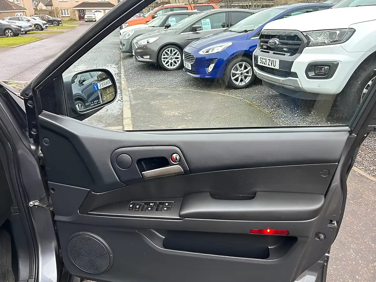 Used 2016 Ssangyong Korando Sports Ex Pickup Double Cab Grey - Interior and Exterior details 12