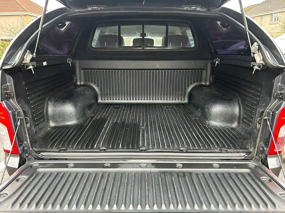 Used 2016 Ssangyong Korando Sports Ex Pickup Double Cab Grey - Interior and Exterior details 16