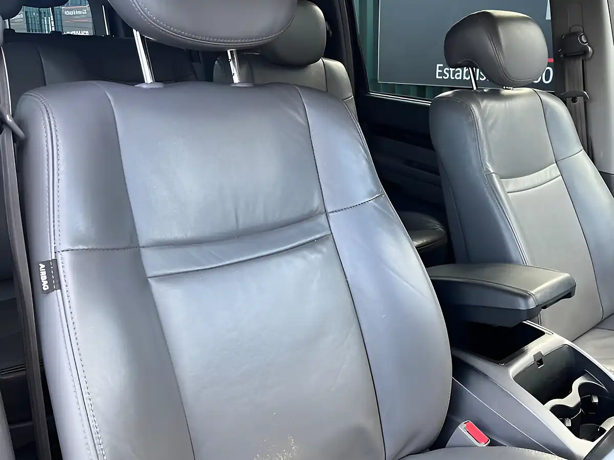 Used 2016 Ssangyong Rodius Ex Red - Interior and Exterior details 14