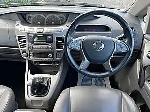 Used 2016 Ssangyong Rodius Ex Red - Interior and Exterior details 17