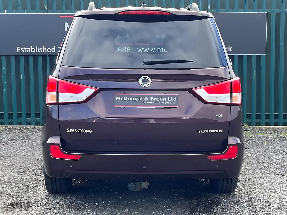 Used 2016 Ssangyong Rodius Ex Red - Interior and Exterior details 5