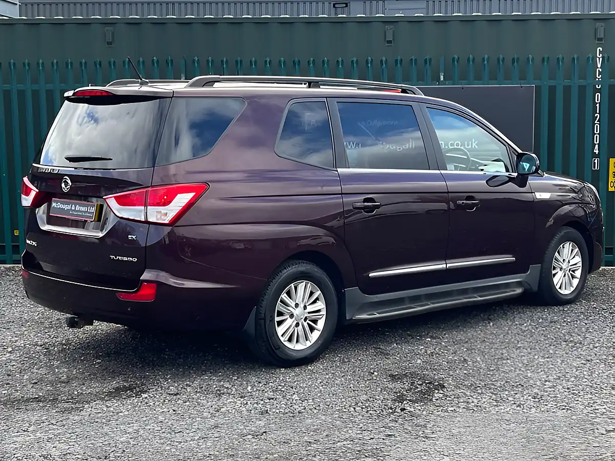 Used 2016 Ssangyong Rodius Ex Red - Interior and Exterior details 6