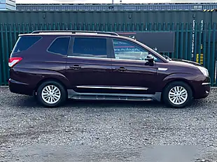 Used 2016 Ssangyong Rodius Ex Red - Interior and Exterior details 7