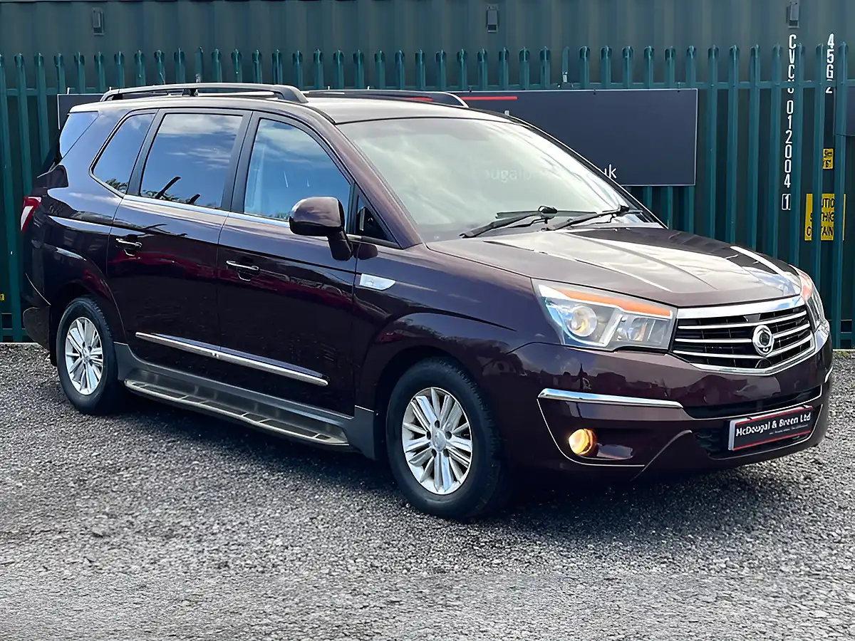Used 2016 Ssangyong Rodius Ex Red - Interior and Exterior details 8