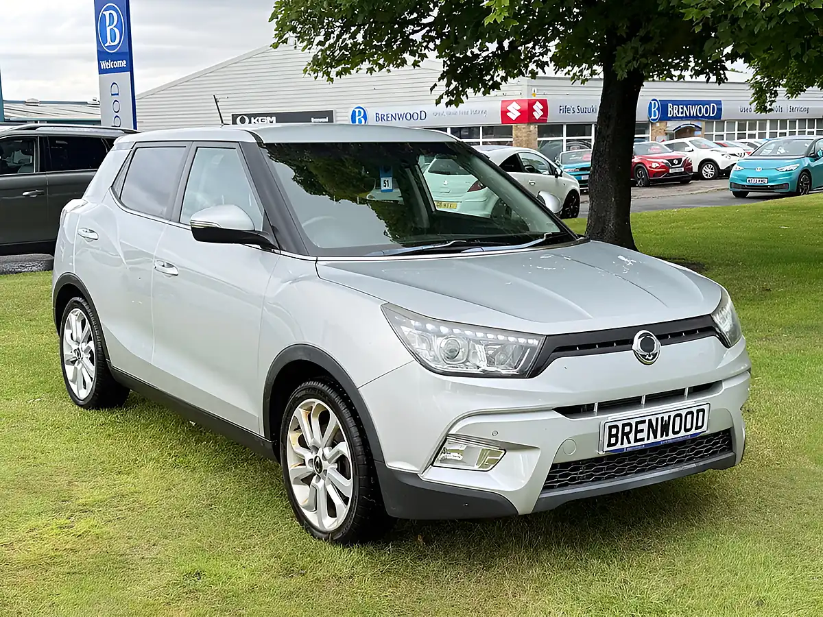 Used 2016 Ssangyong Tivoli Elx Silver - Front View