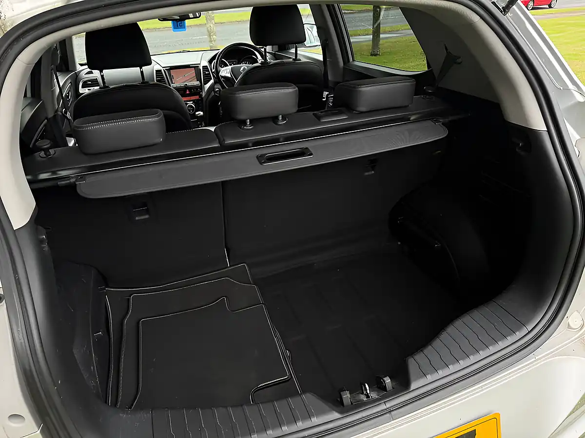 Used 2016 Ssangyong Tivoli Elx Silver - Interior and Exterior details 11