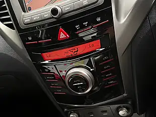 Used 2016 Ssangyong Tivoli Elx Silver - Interior and Exterior details 14