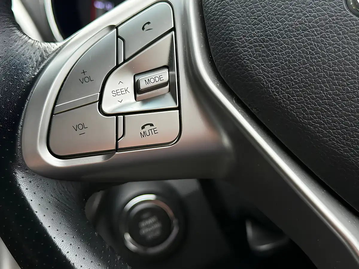 Used 2016 Ssangyong Tivoli Elx Silver - Interior and Exterior details 16