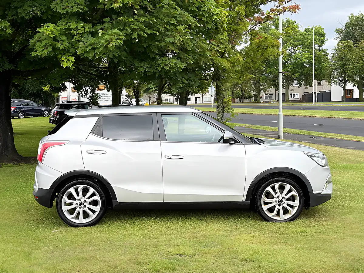 Used 2016 Ssangyong Tivoli Elx Silver - Interior and Exterior details 5