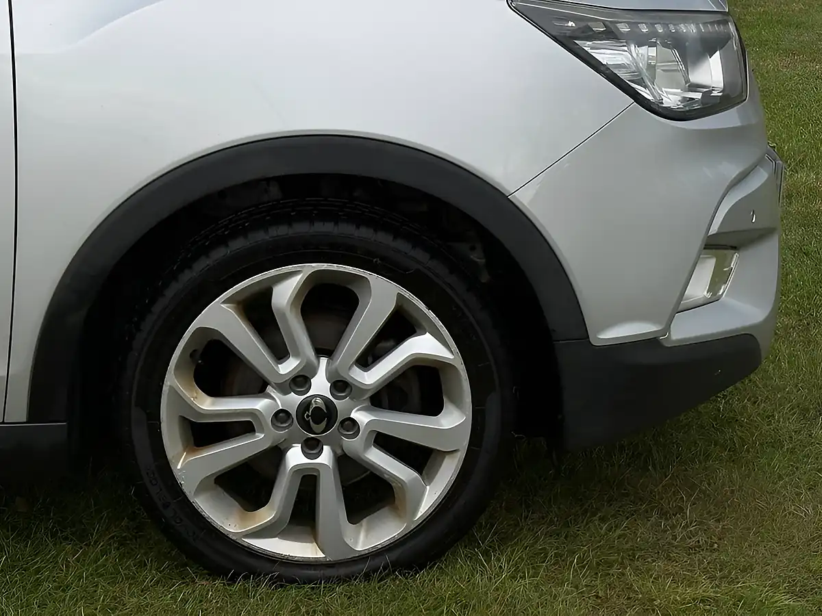 Used 2016 Ssangyong Tivoli Elx Silver - Interior and Exterior details 6