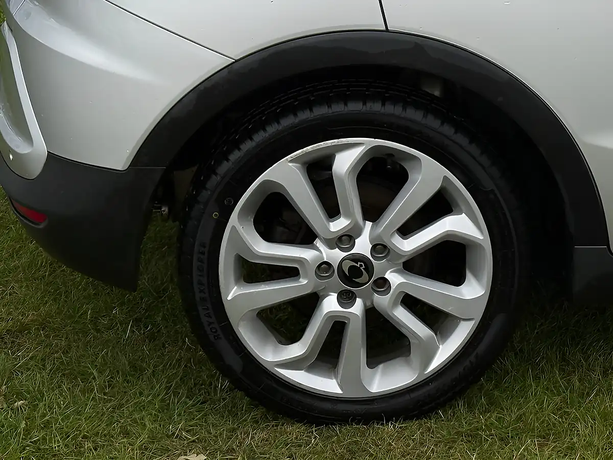 Used 2016 Ssangyong Tivoli Elx Silver - Interior and Exterior details 7