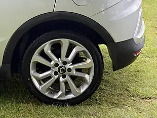 Used 2016 Ssangyong Tivoli Elx Silver - Interior and Exterior details 8