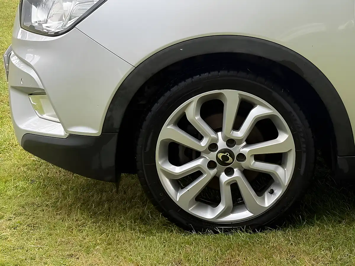 Used 2016 Ssangyong Tivoli Elx Silver - Interior and Exterior details 9