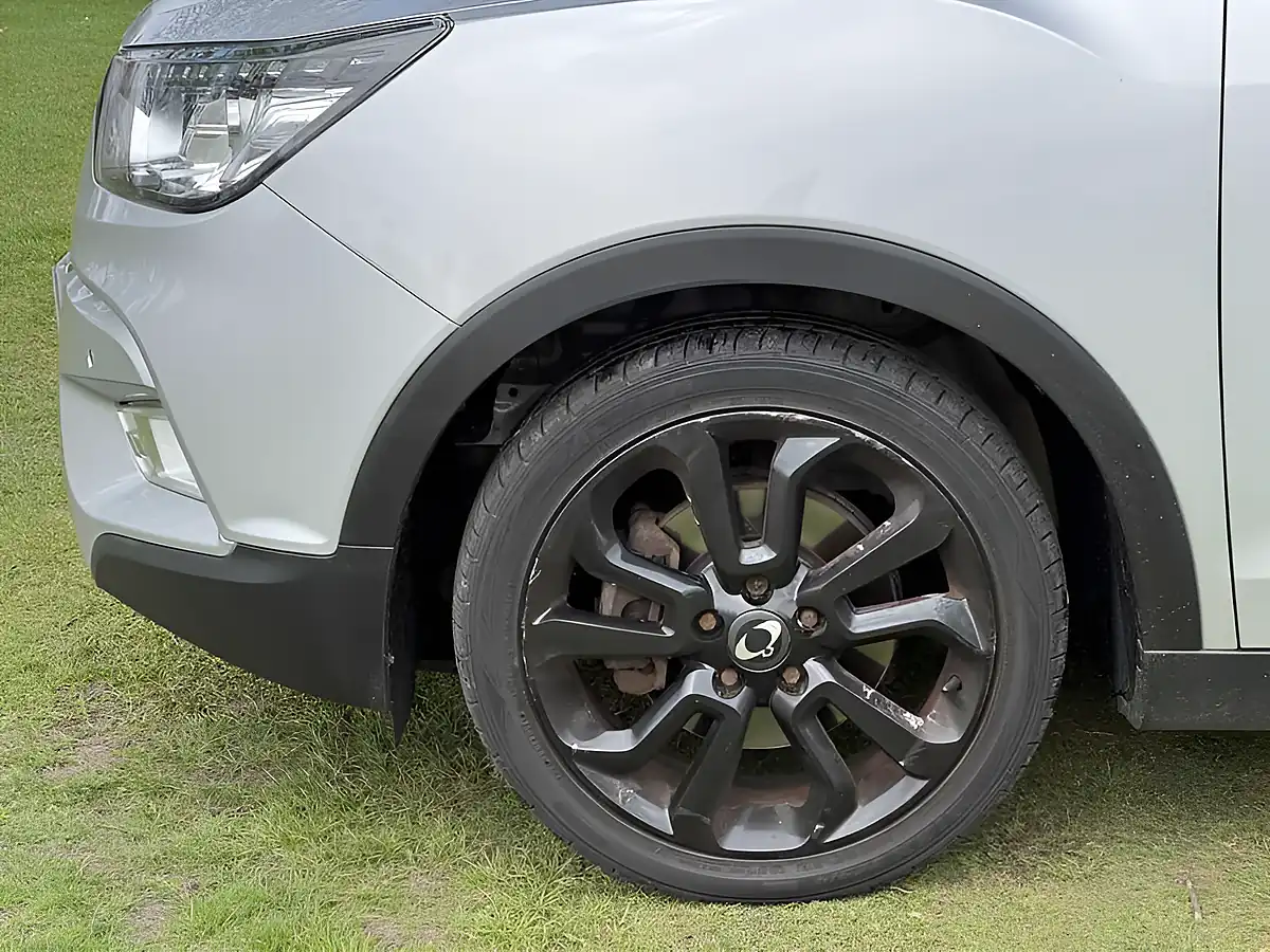 Used 2016 Ssangyong Tivoli Elx Silver - Interior and Exterior details 10