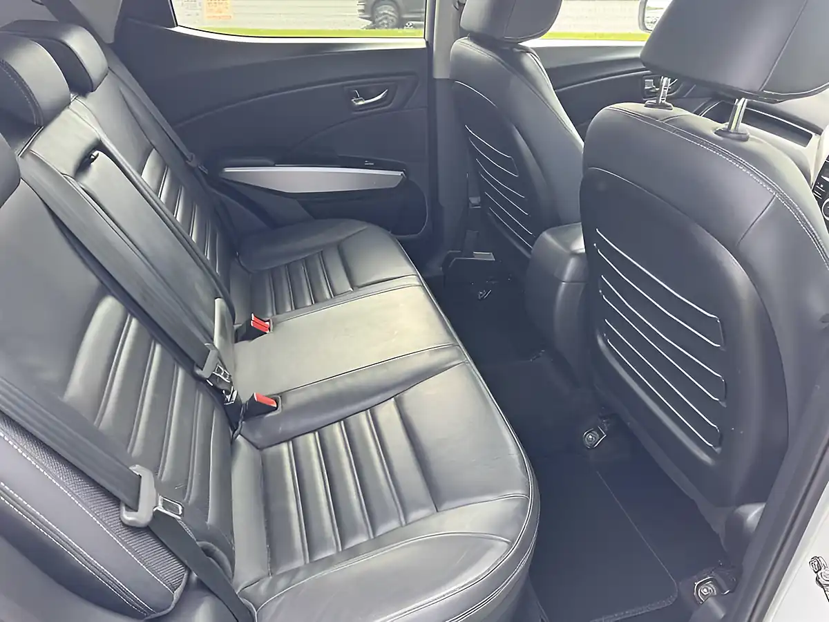 Used 2016 Ssangyong Tivoli Elx Silver - Interior and Exterior details 12