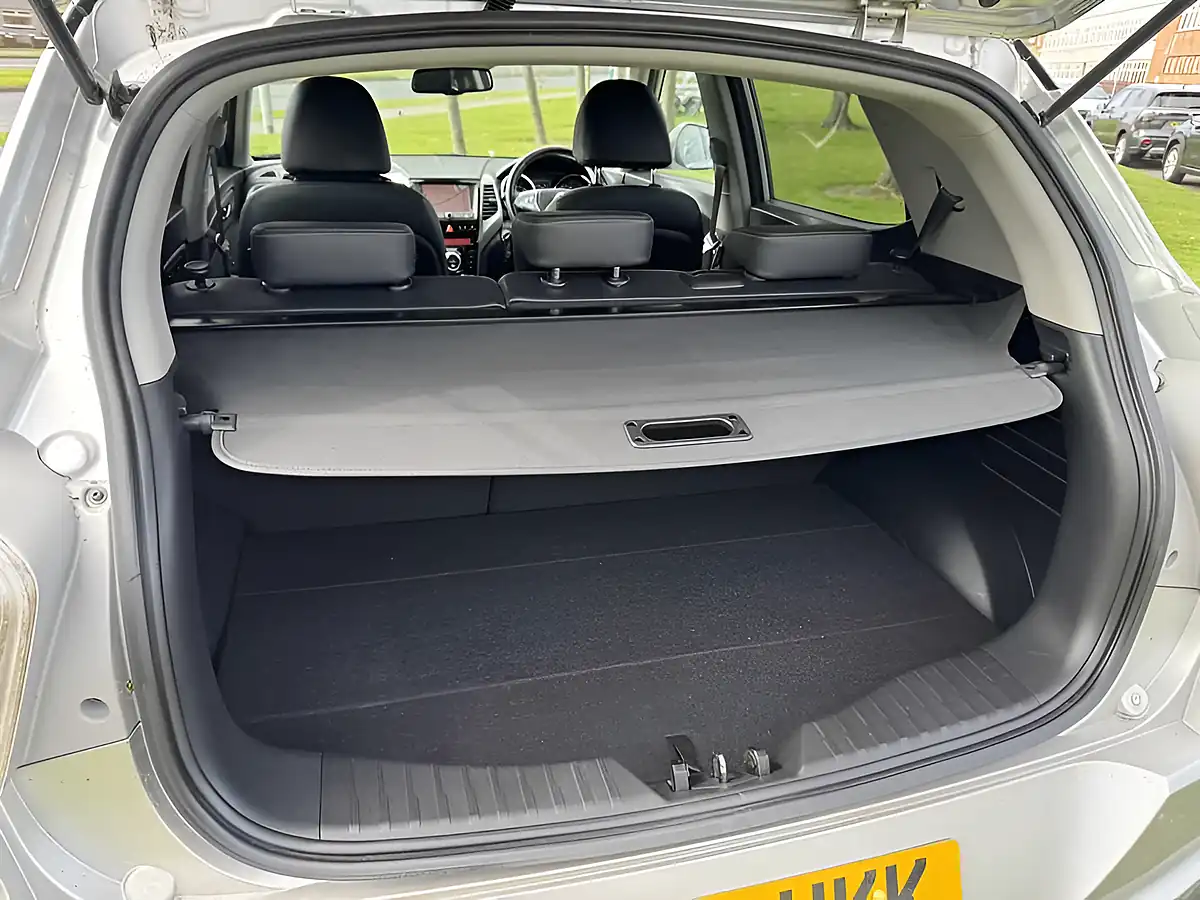 Used 2016 Ssangyong Tivoli Elx Silver - Interior and Exterior details 13