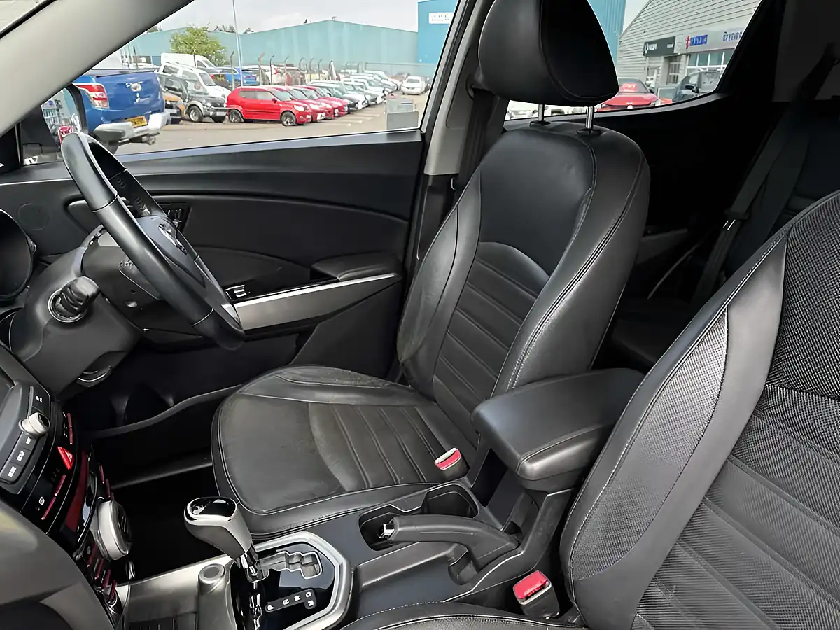 Used 2016 Ssangyong Tivoli Elx Silver - Interior and Exterior details 14