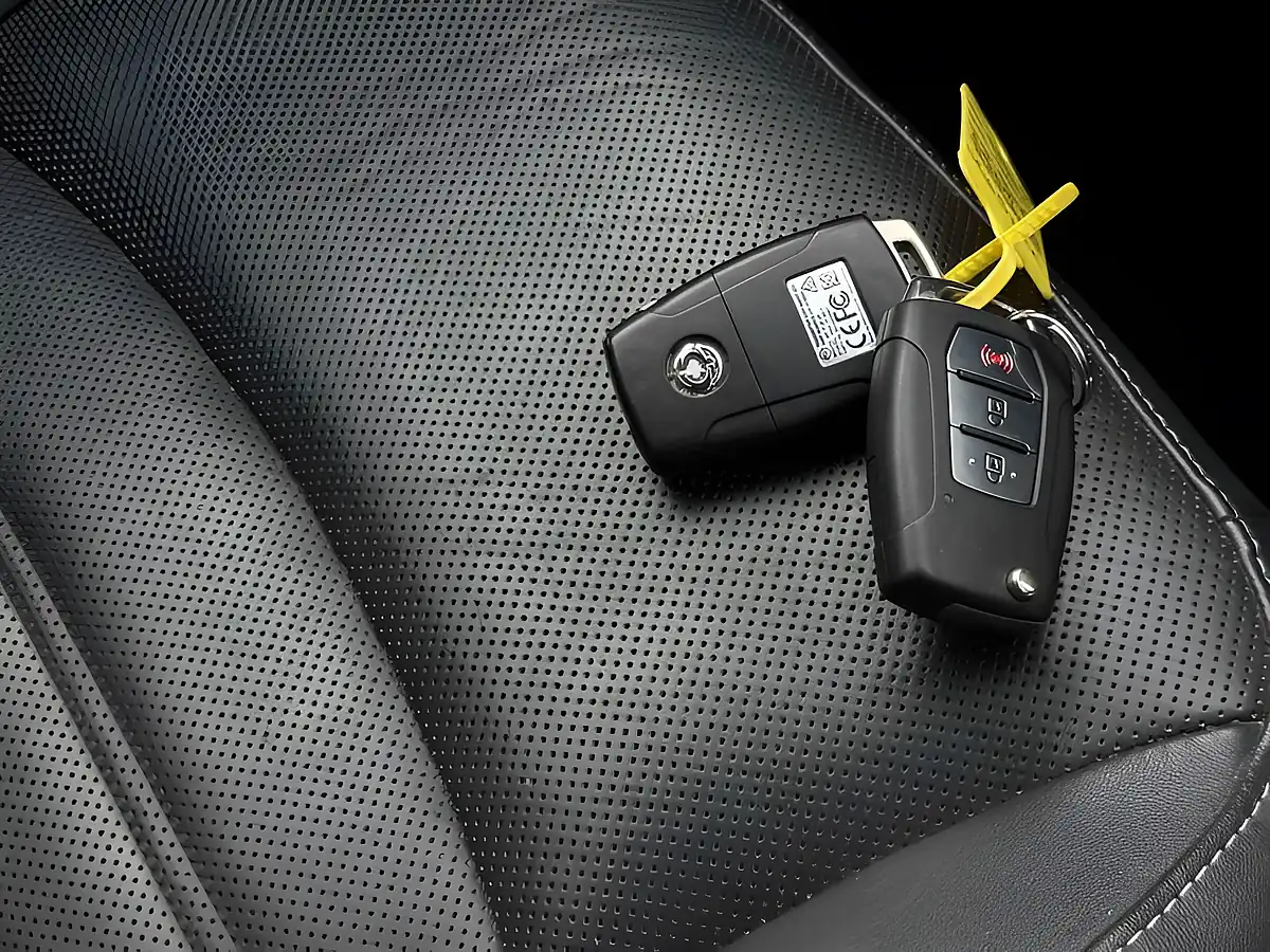Used 2016 Ssangyong Tivoli Elx Silver - Interior and Exterior details 19