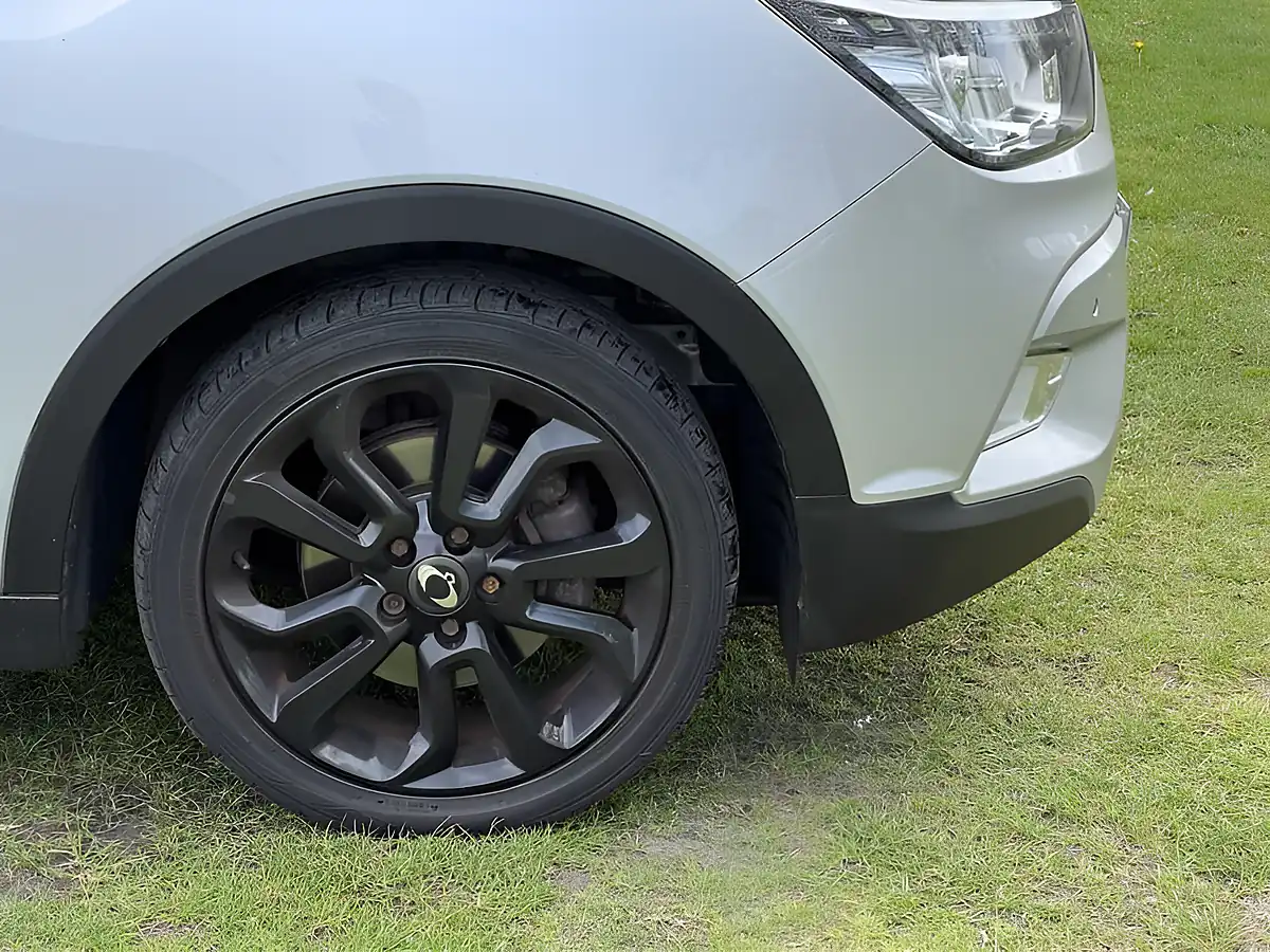 Used 2016 Ssangyong Tivoli Elx Silver - Interior and Exterior details 8