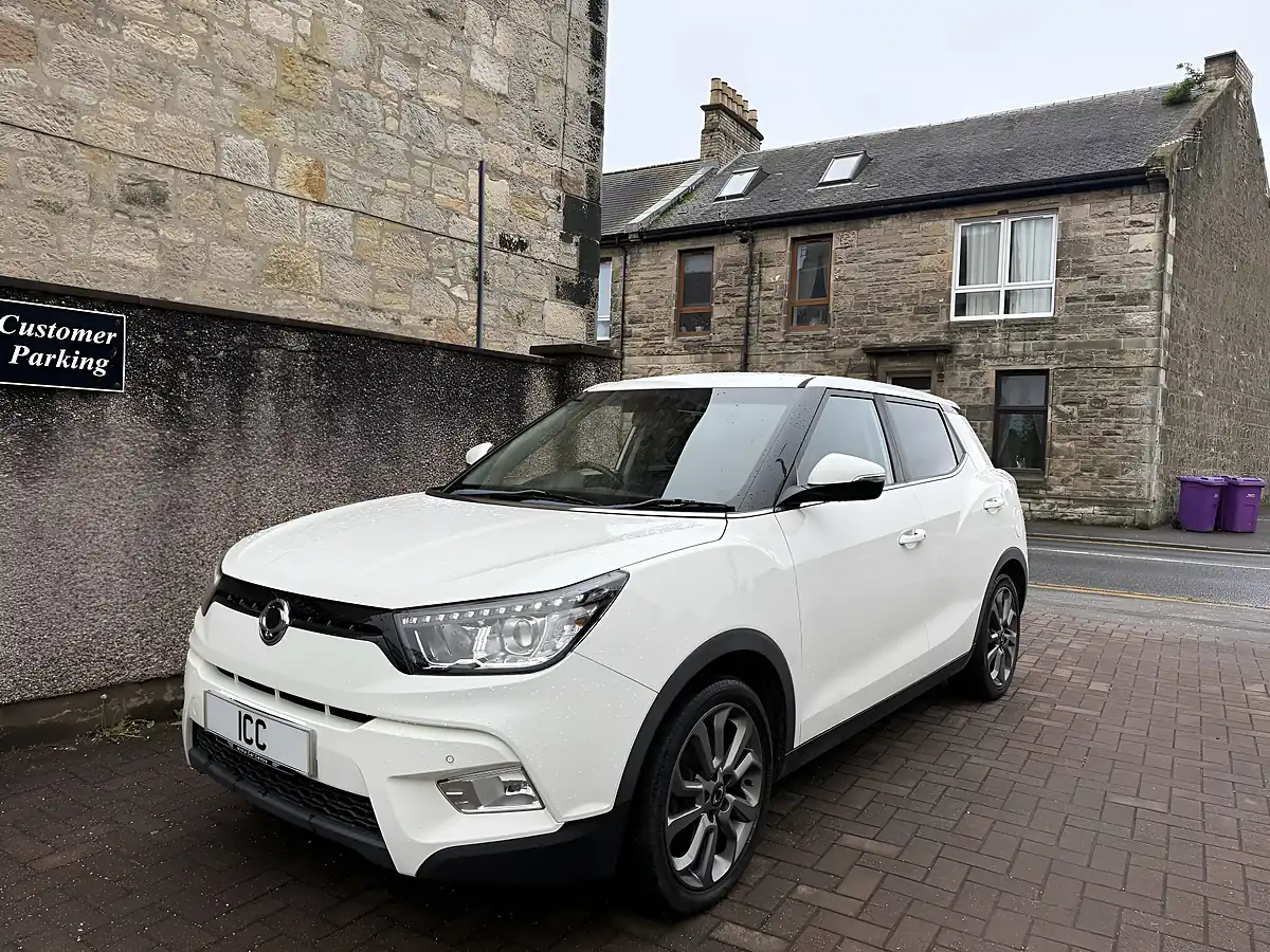 Used 2016 Ssangyong Tivoli Elx White - Interior and Exterior details 14