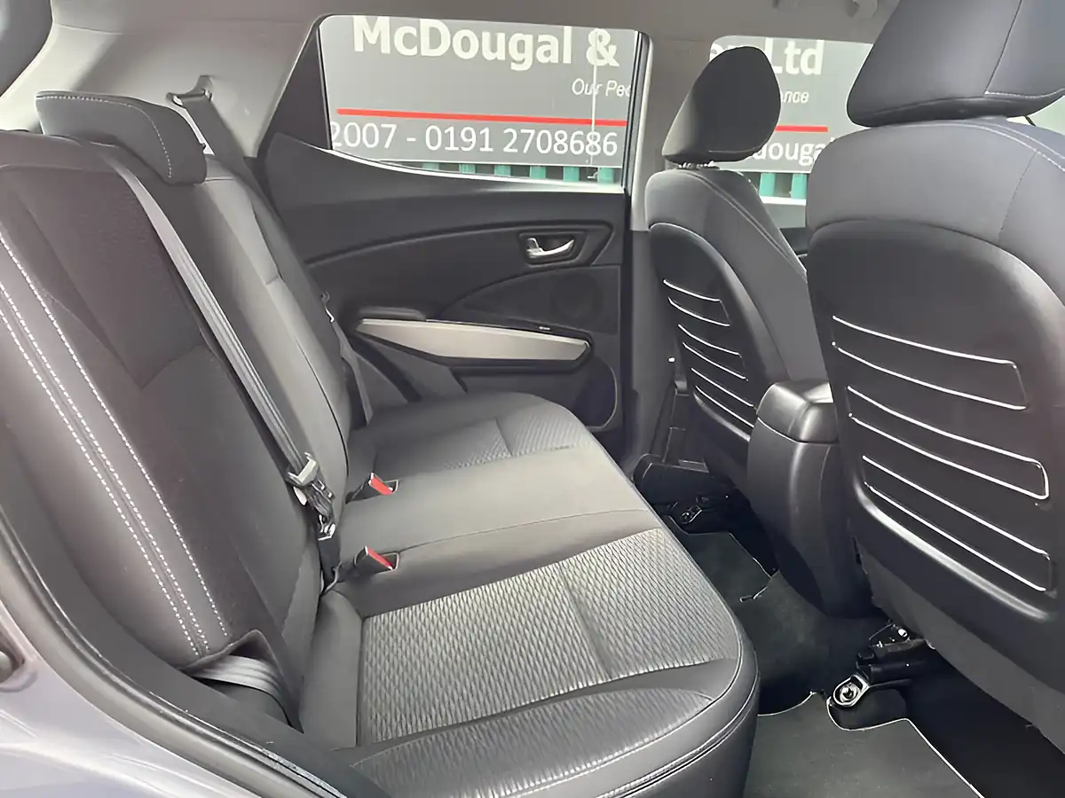 Used 2016 Ssangyong Tivoli Se Grey - Interior and Exterior details 16