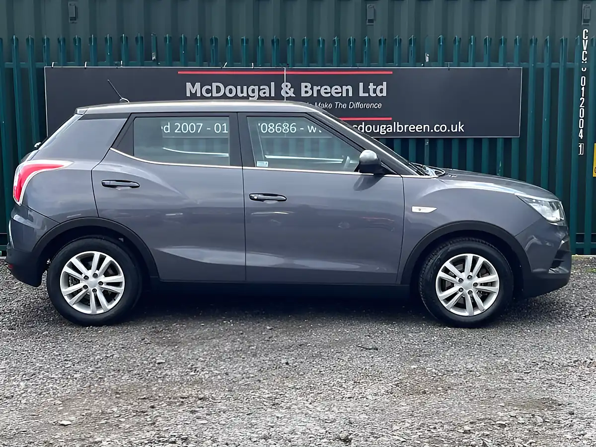 Used 2016 Ssangyong Tivoli Se Grey - Interior and Exterior details 6