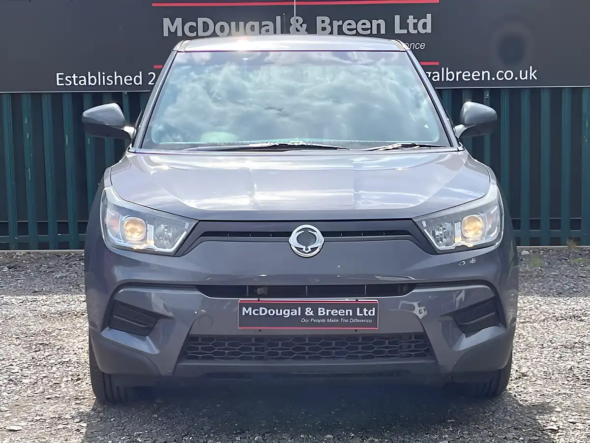 Used 2016 Ssangyong Tivoli Se Grey - Interior and Exterior details 8