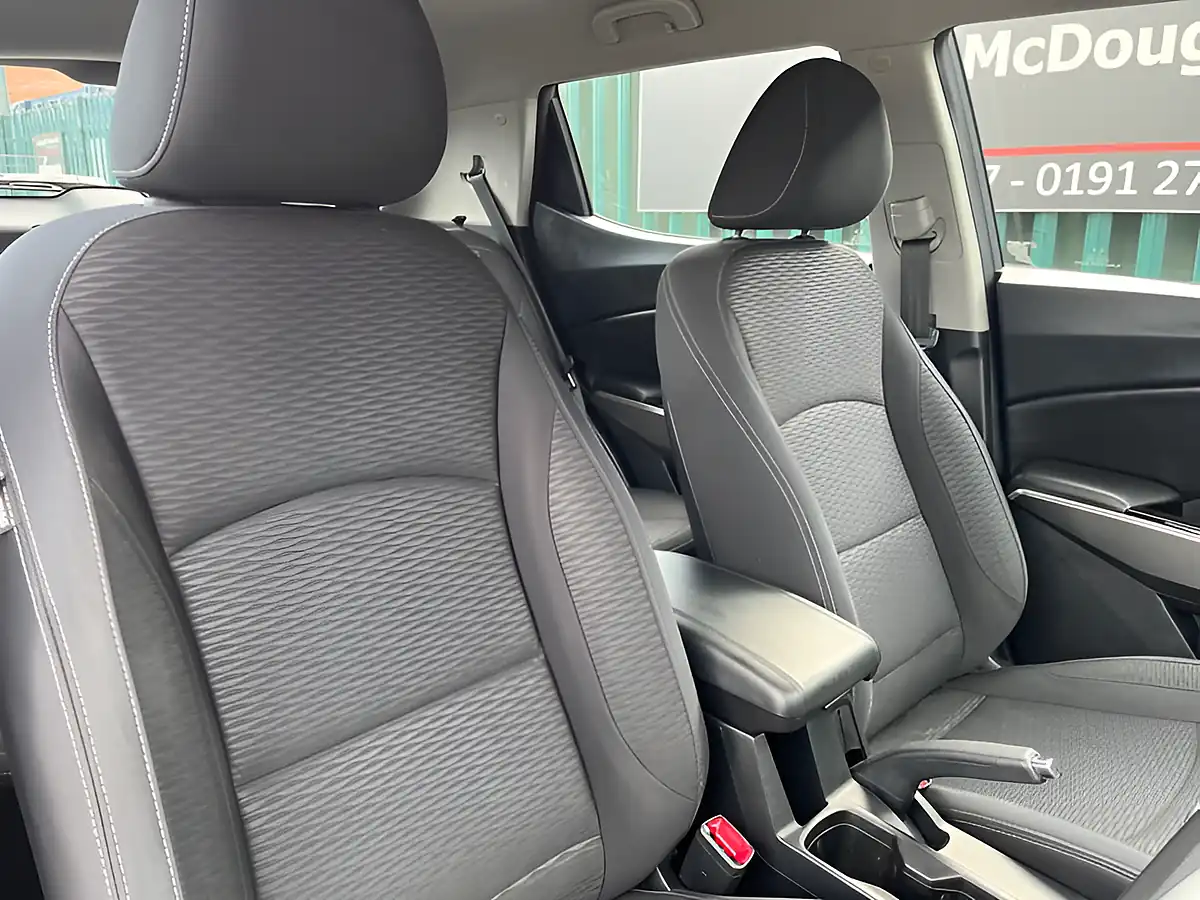 Used 2016 Ssangyong Tivoli Se Grey - Interior and Exterior details 14