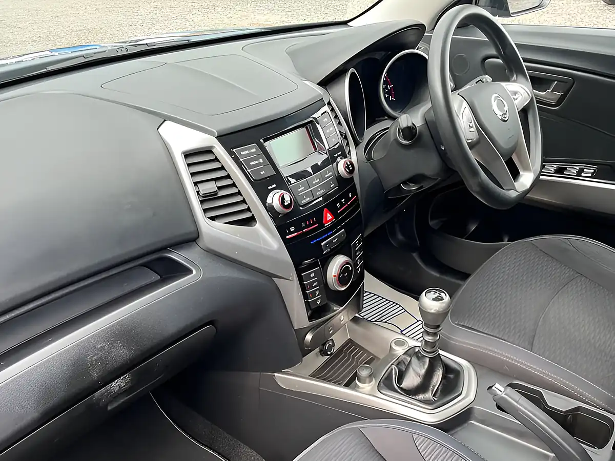 Used 2016 Ssangyong Tivoli Se Grey - Interior and Exterior details 18