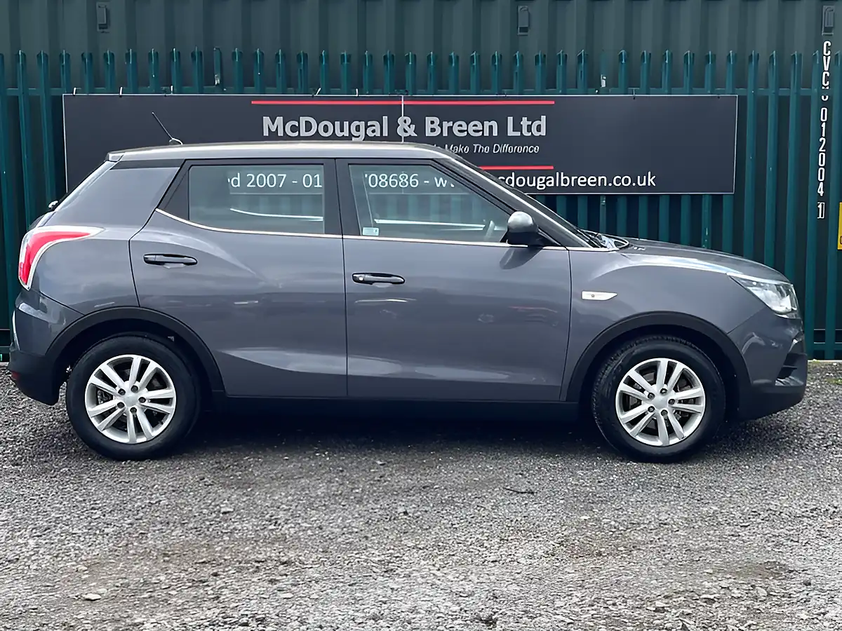 Used 2016 Ssangyong Tivoli Se Grey - Interior and Exterior details 6