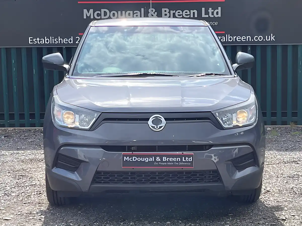 Used 2016 Ssangyong Tivoli Se Grey - Interior and Exterior details 8