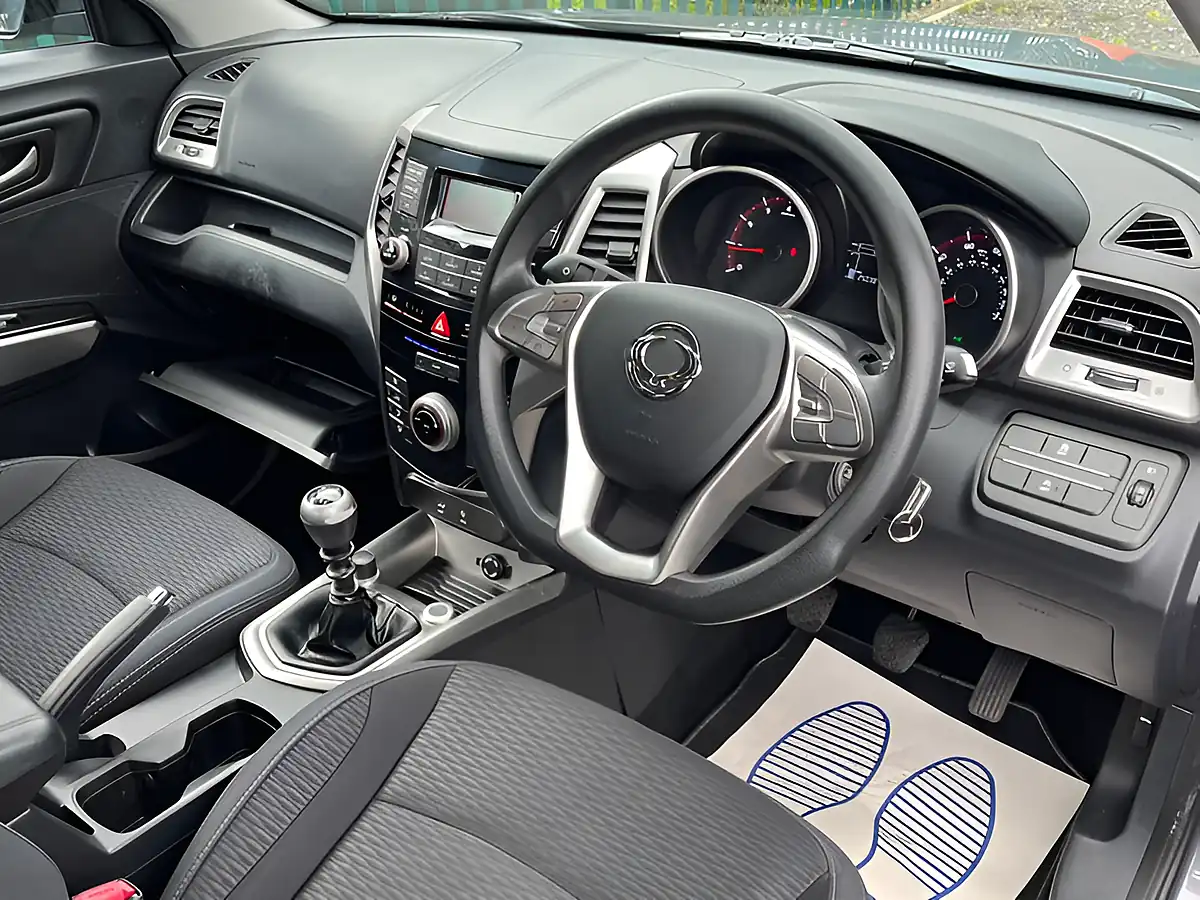 Used 2016 Ssangyong Tivoli Se Grey - Interior and Exterior details 9