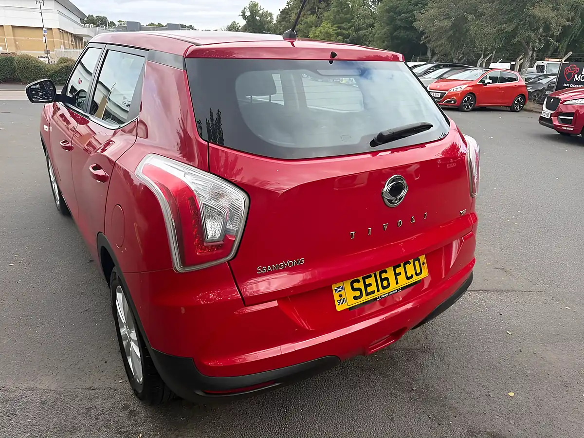 Used 2016 Ssangyong Tivoli Se Red - Interior and Exterior details 10