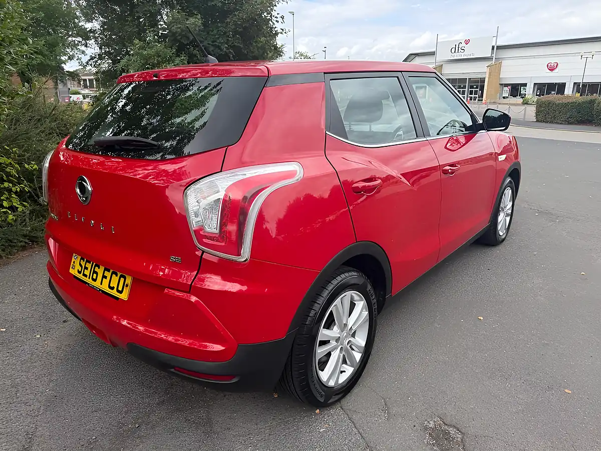 Used 2016 Ssangyong Tivoli Se Red - Interior and Exterior details 11