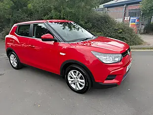Used 2016 Ssangyong Tivoli Se Red - Interior and Exterior details 13