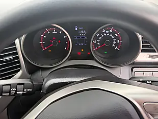 Used 2016 Ssangyong Tivoli Se Red - Interior and Exterior details 18