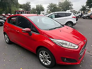 Used 2016 Ssangyong Tivoli Se Red - Interior and Exterior details 2