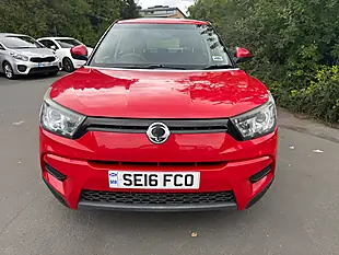 Used 2016 Ssangyong Tivoli Se Red - Interior and Exterior details 6
